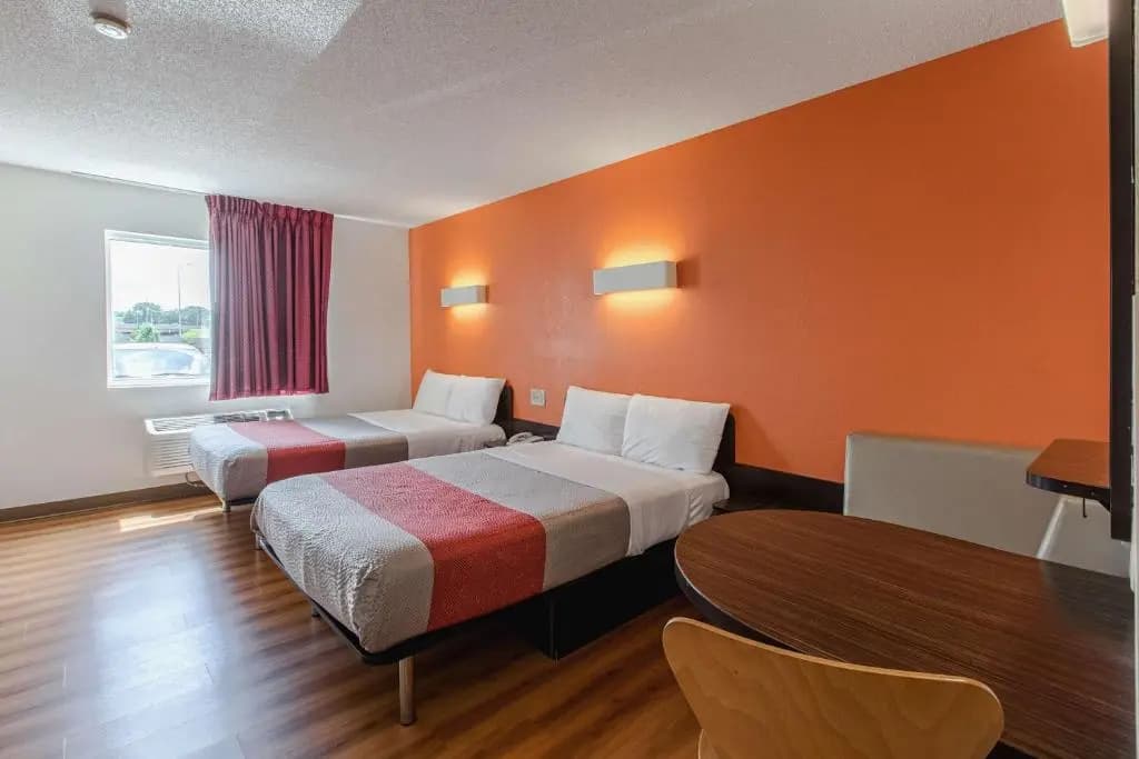 Motel 6 Omaha, NE - Central