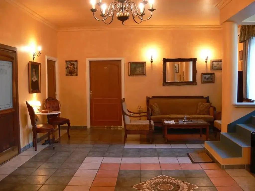 Lv Vay Villa Hotel