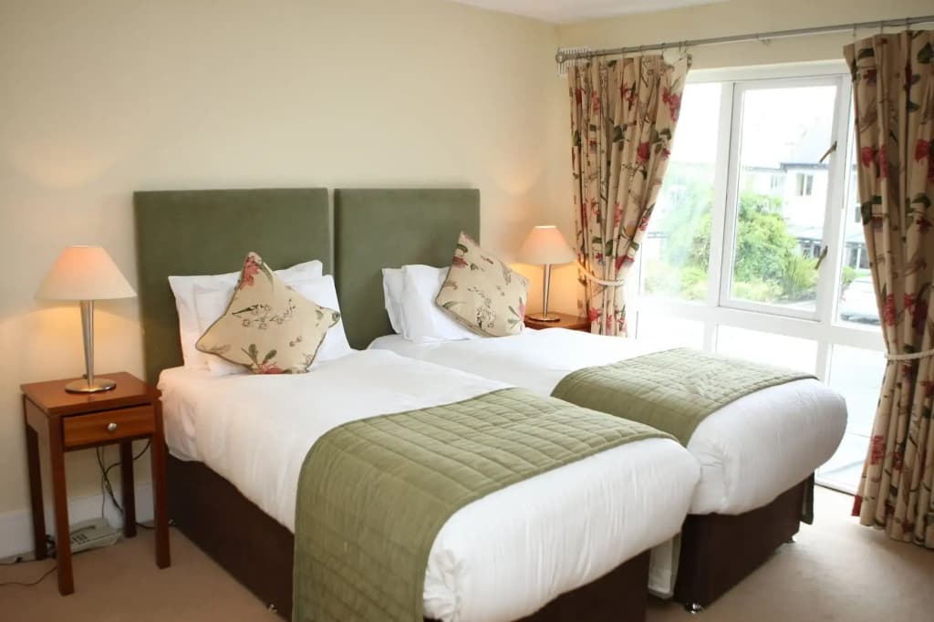 Castle Oaks House Hotel