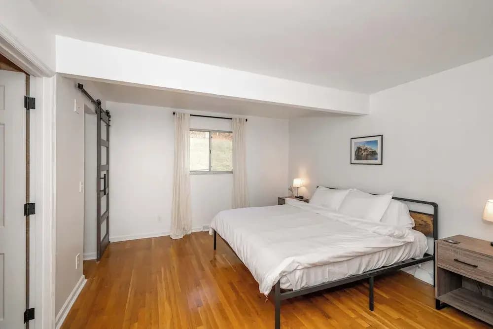 Top Notch City Escape w King Bed
