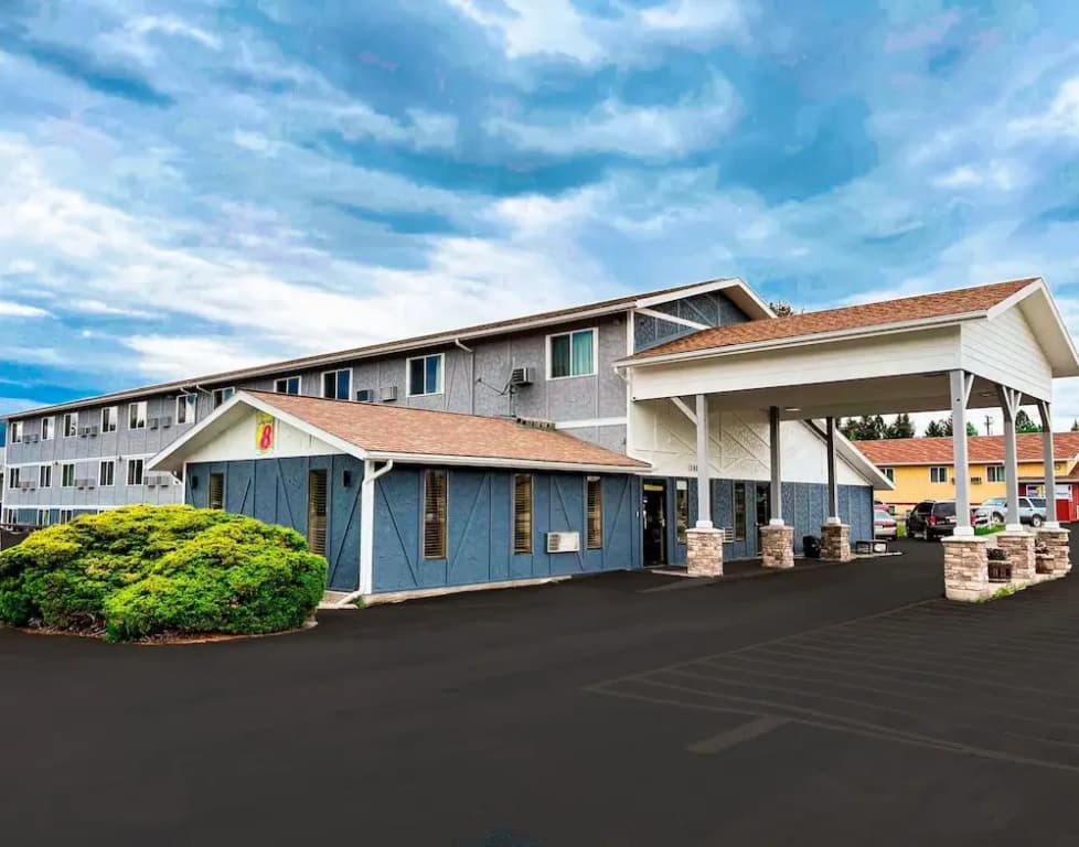 Super 8 By Wyndham Missoula/Brooks Street
