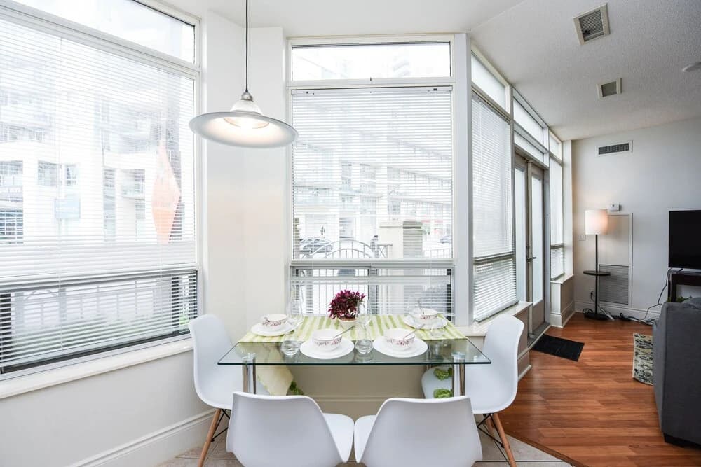 PlanURstay - 3888 Duke of York Blvd