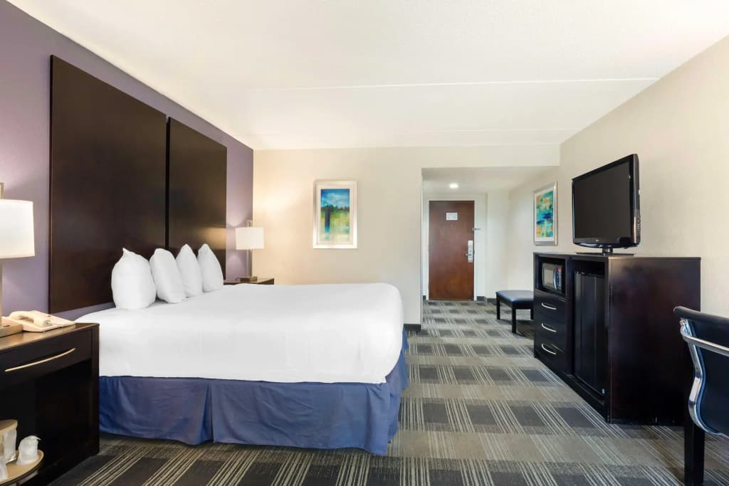 Holiday Inn Express Convention Ctr Area