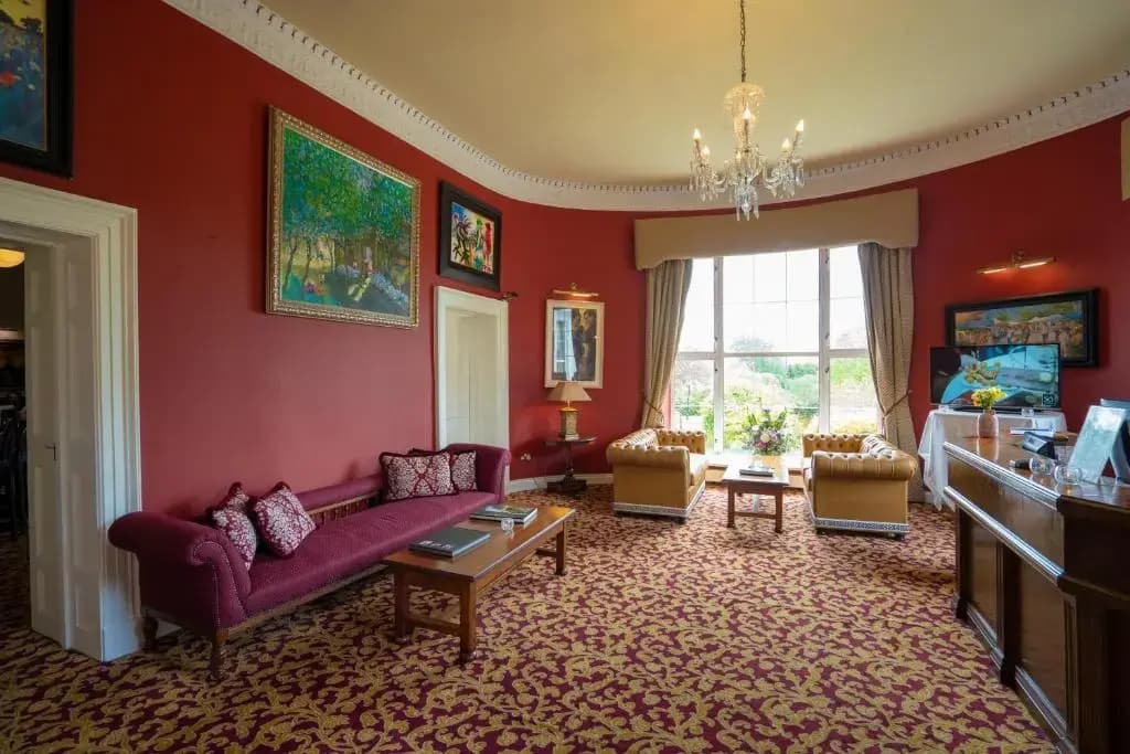 Castle Oaks House Hotel