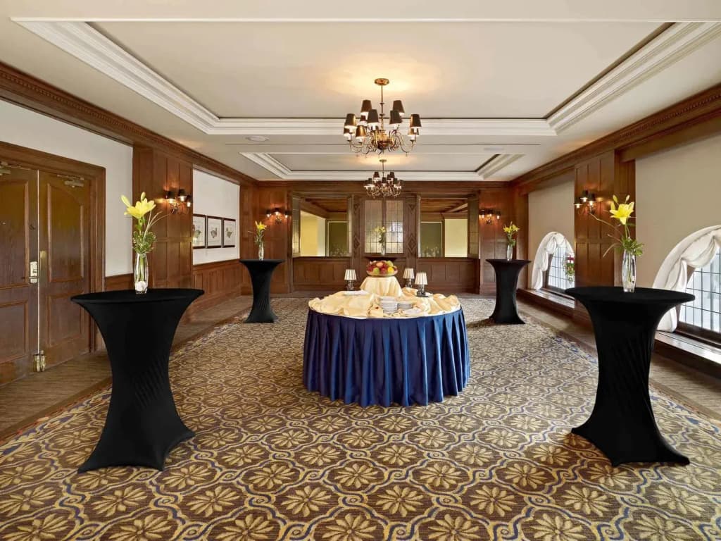 Fairmont Hotel Macdonald