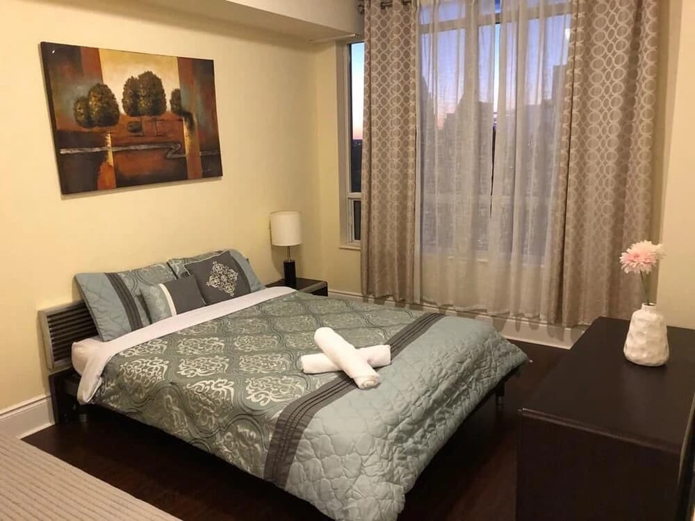 PlanURstay - 3888 Duke of York Blvd