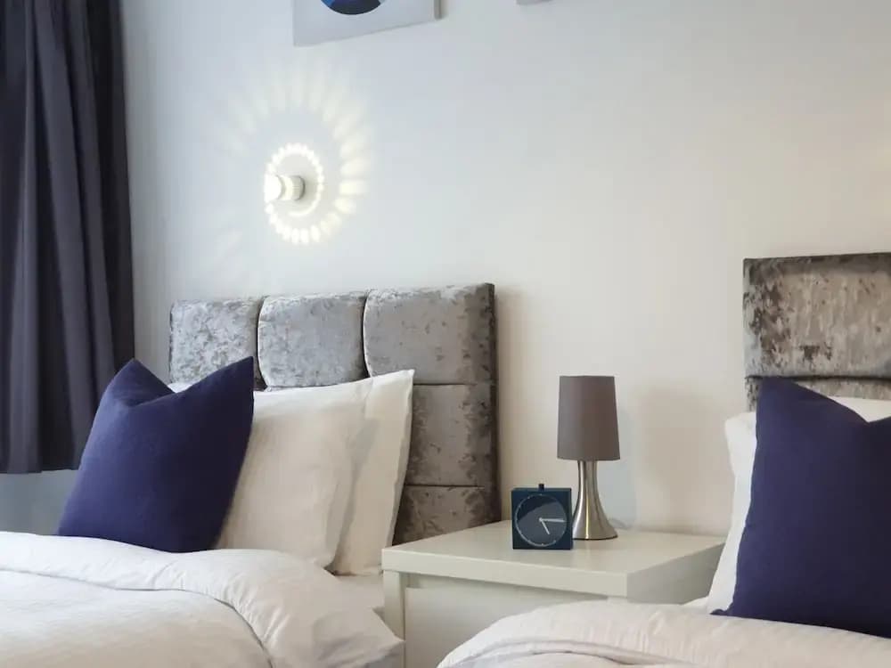 Elmwood Apartment
