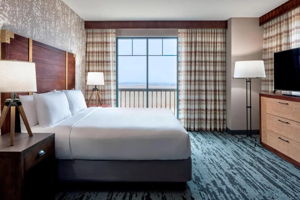 Gaylord Rockies Resort & Convention Center
