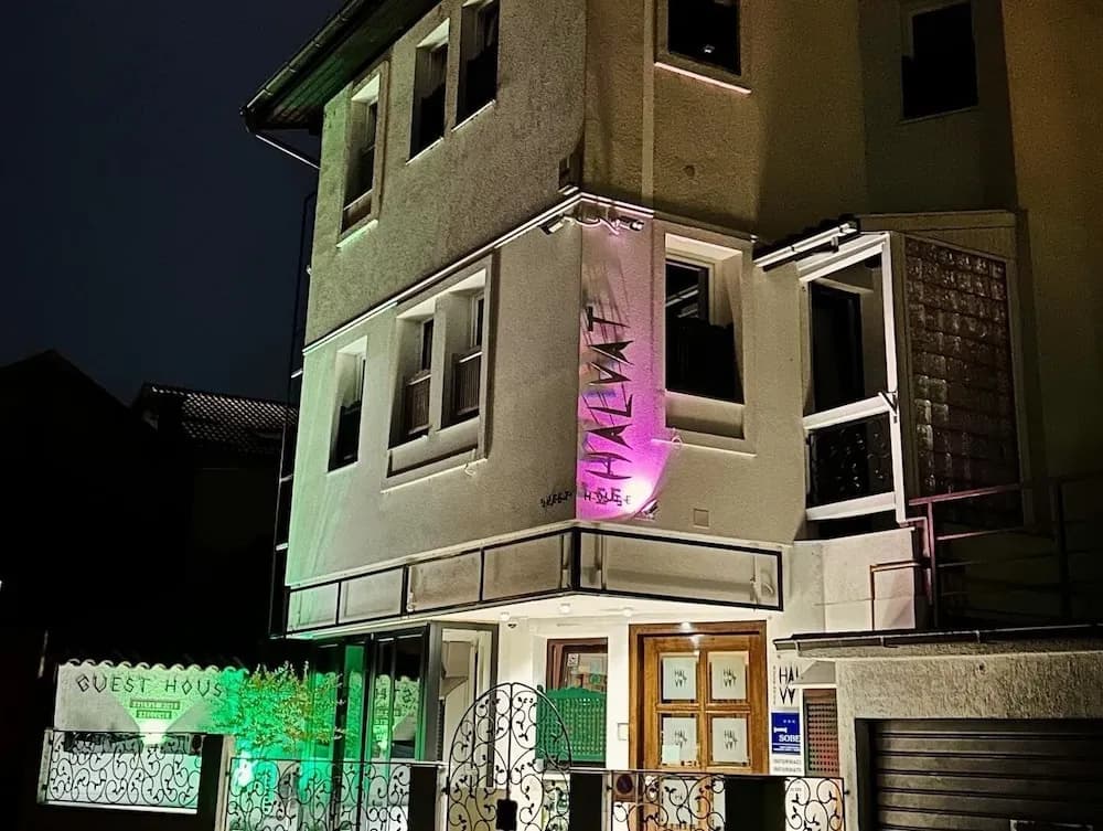 Guest house Halvat