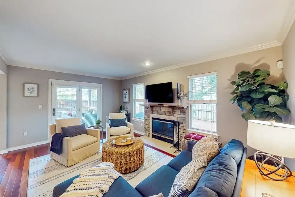 3BR Dog-friendly Retreat w/ Fireplace & Patio