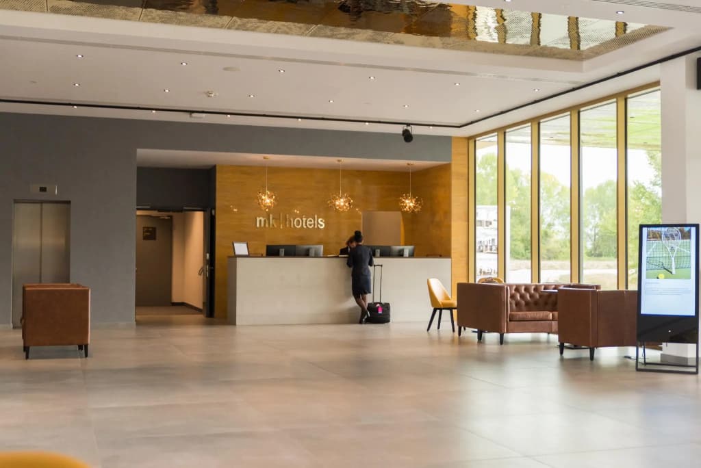 mk | hotel tirana
