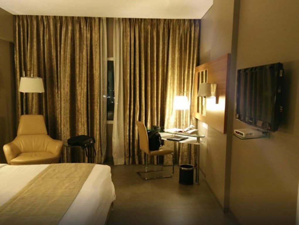 Royal Orchid Central, Vadodara