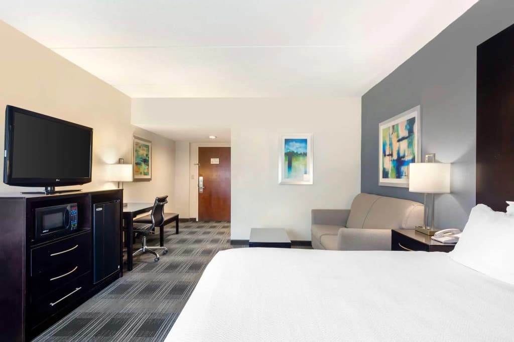 Holiday Inn Express Convention Ctr Area