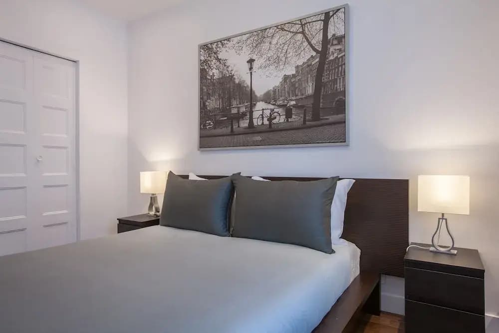 LMVR - LuxApt 3 - 7 bedrooms 2 bathrooms