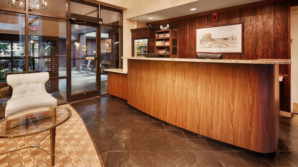 Best Western Plus Coastline Inn