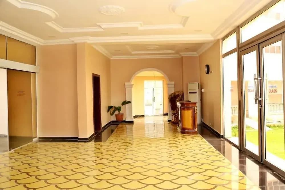 Photo 6