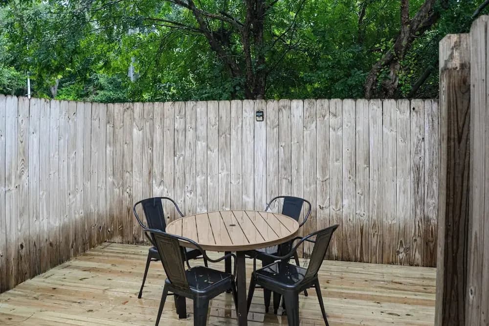 Townhouse Private Patio Close to Everything