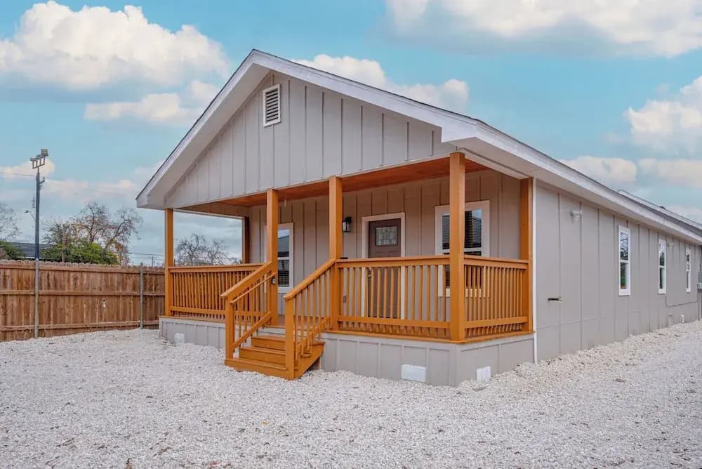 Your Inner-city Sanctuary: 3br/2ba Near Riverwalk