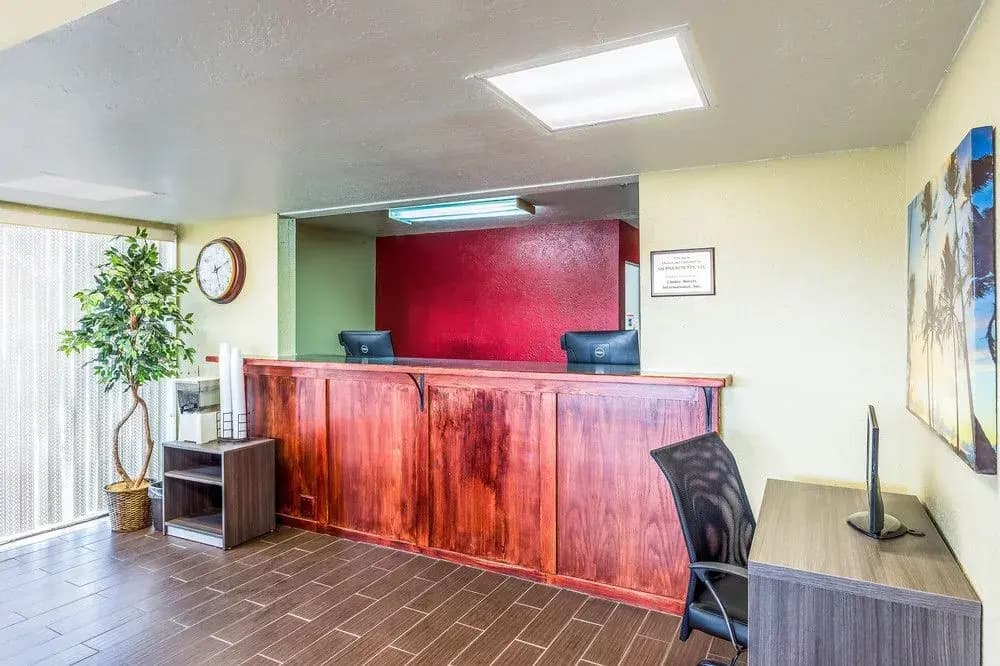 Econo Lodge near Snake River