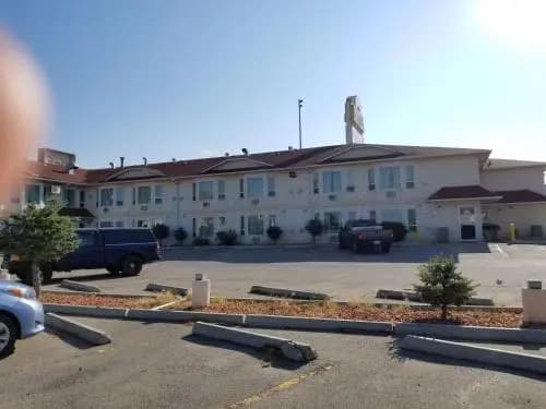 Western Budget Motel Plus Mosaic Suites