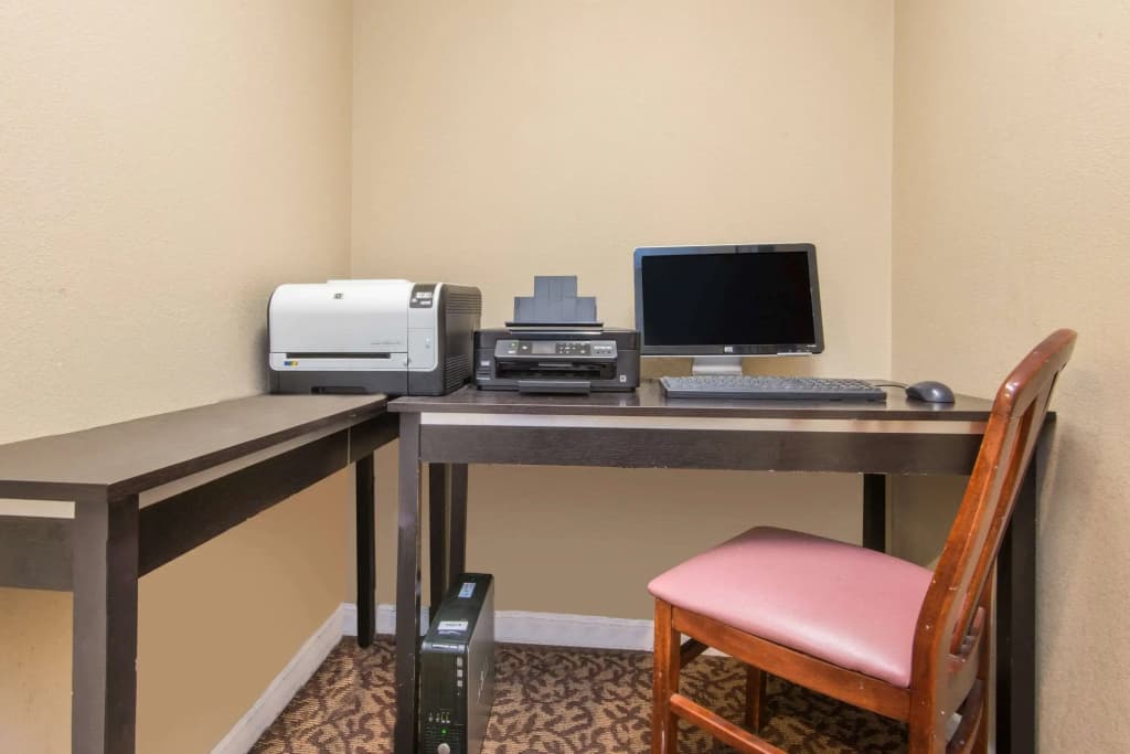 Hawthorn Extended Stay by Wyndham Wichita