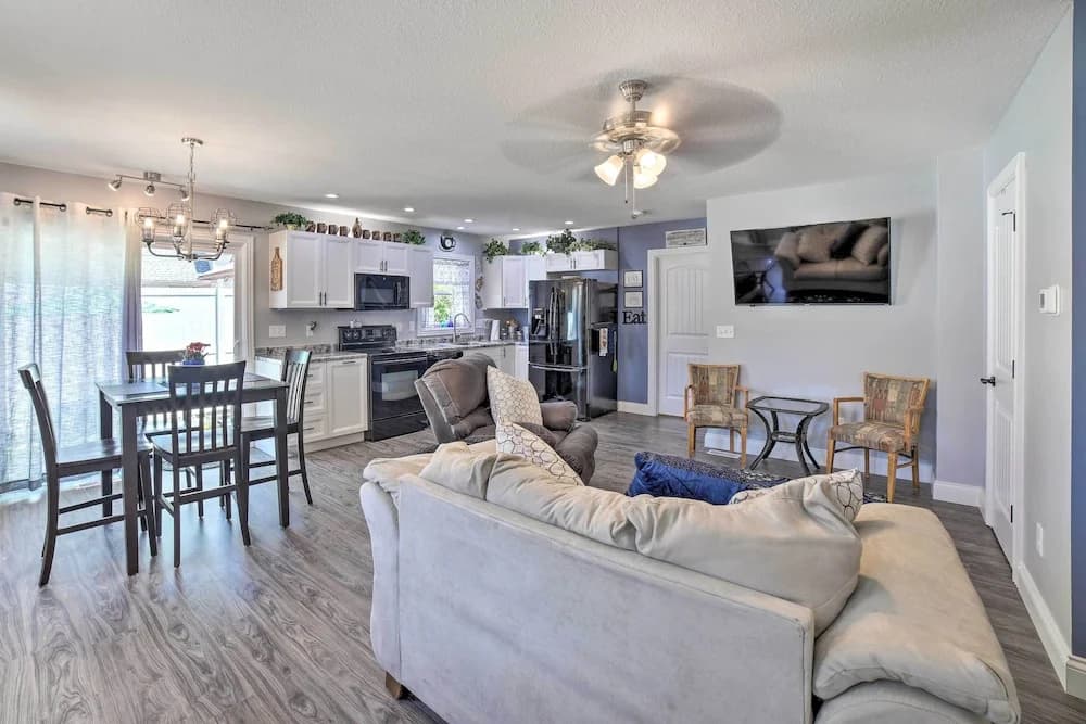 Fort Wayne Getaway - Family + Pet Friendly!