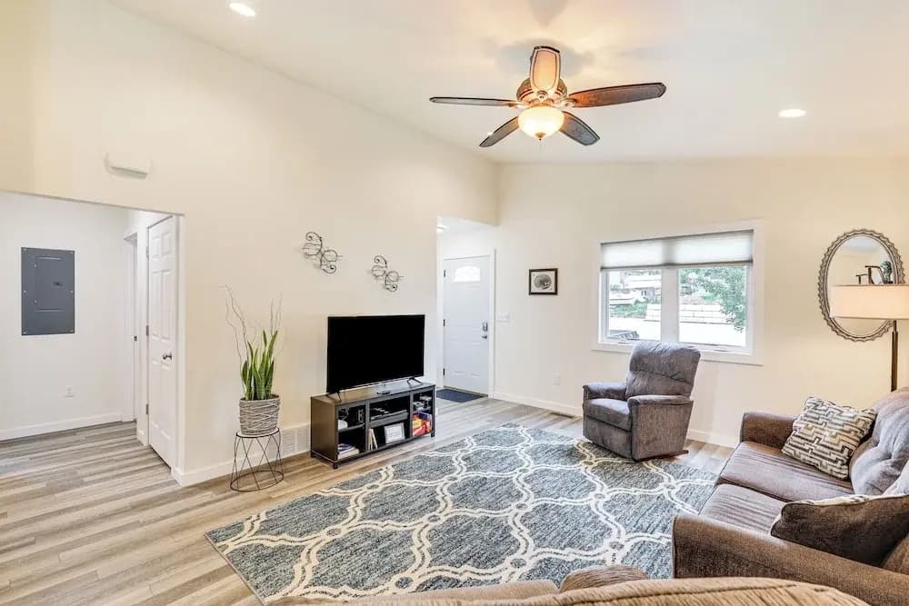 Newly Built Rapid City Retreat ~ 1 Mi to Dtwn