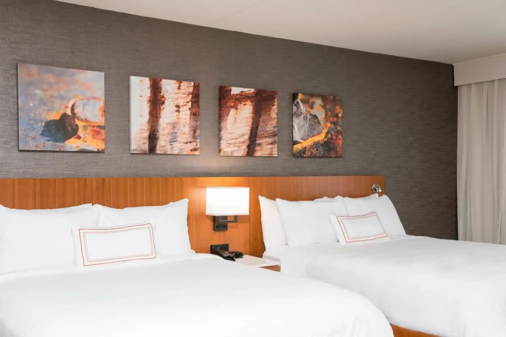 The Center Hotel Grand Rapids Airport