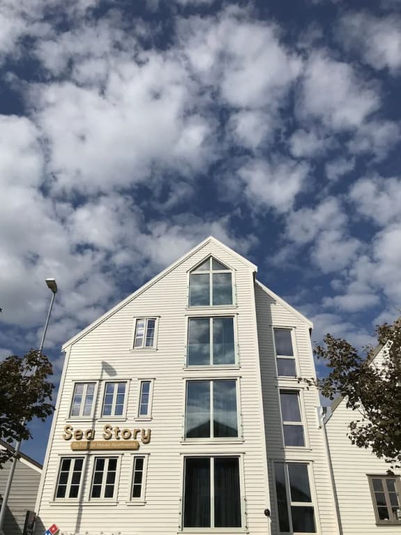 Sea Story by Frogner House