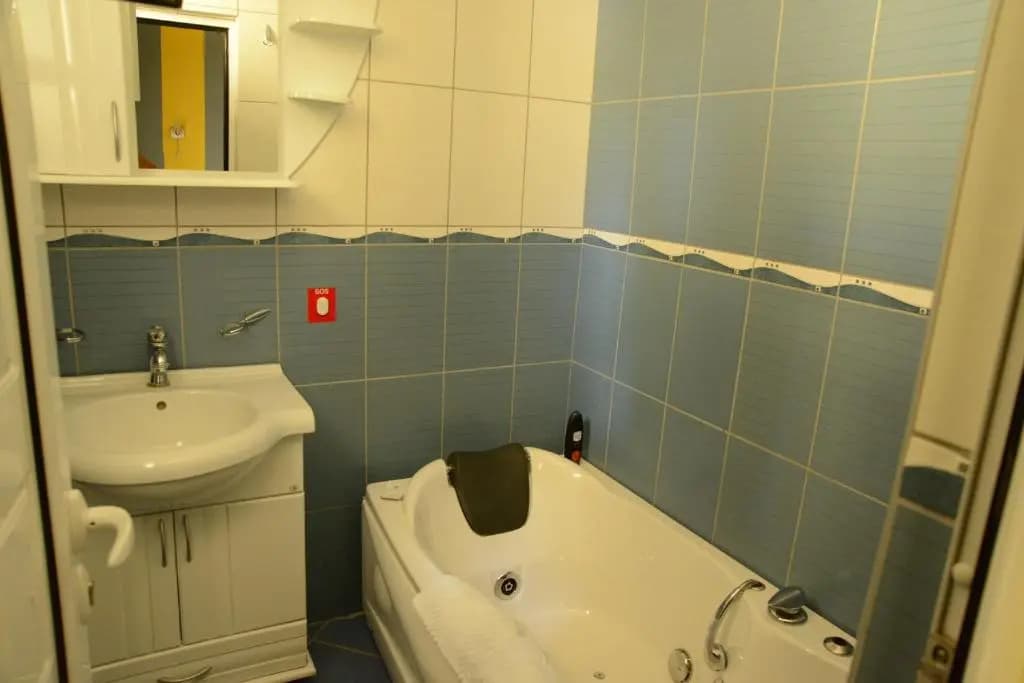 Photo 6