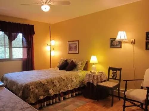 Country At Heart B & B
