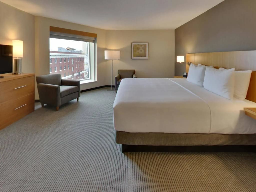 DoubleTree by Hilton Edmonton Downtown