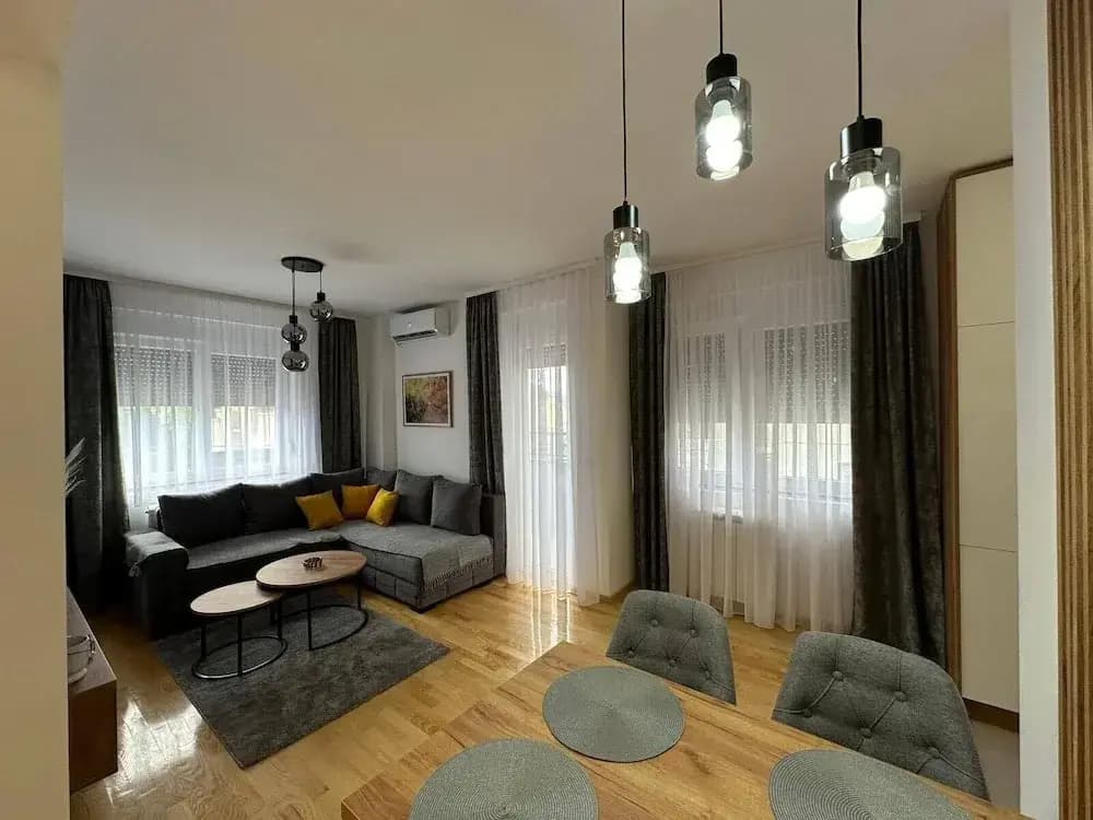 I&I 3 Bedrooms Apartment I