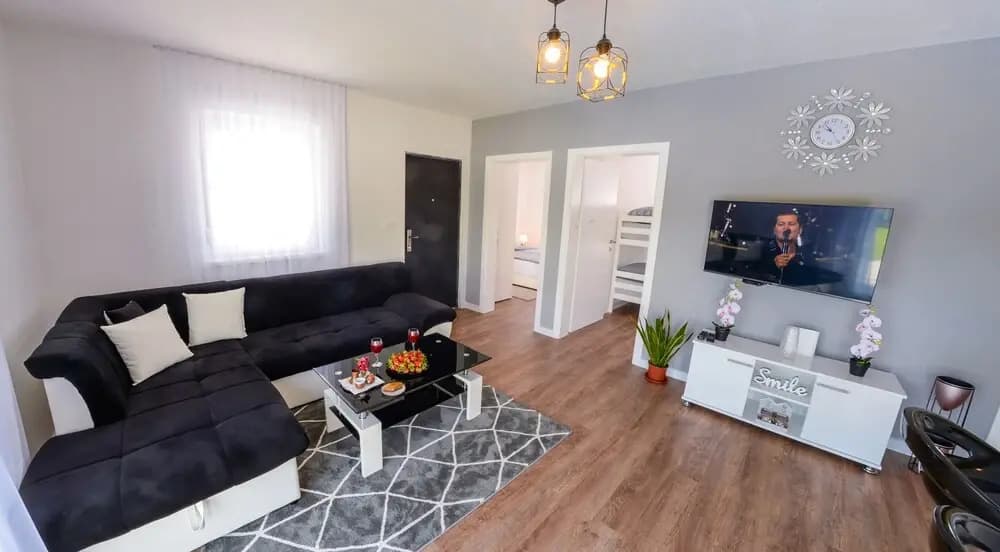 Sweet Retreat-Buna Riverside with pool