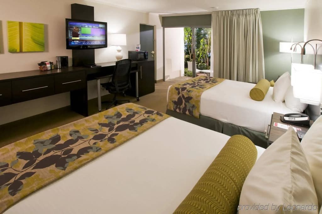 Oasis Hotel & Conv. Center, an Ascend Collection Hotel