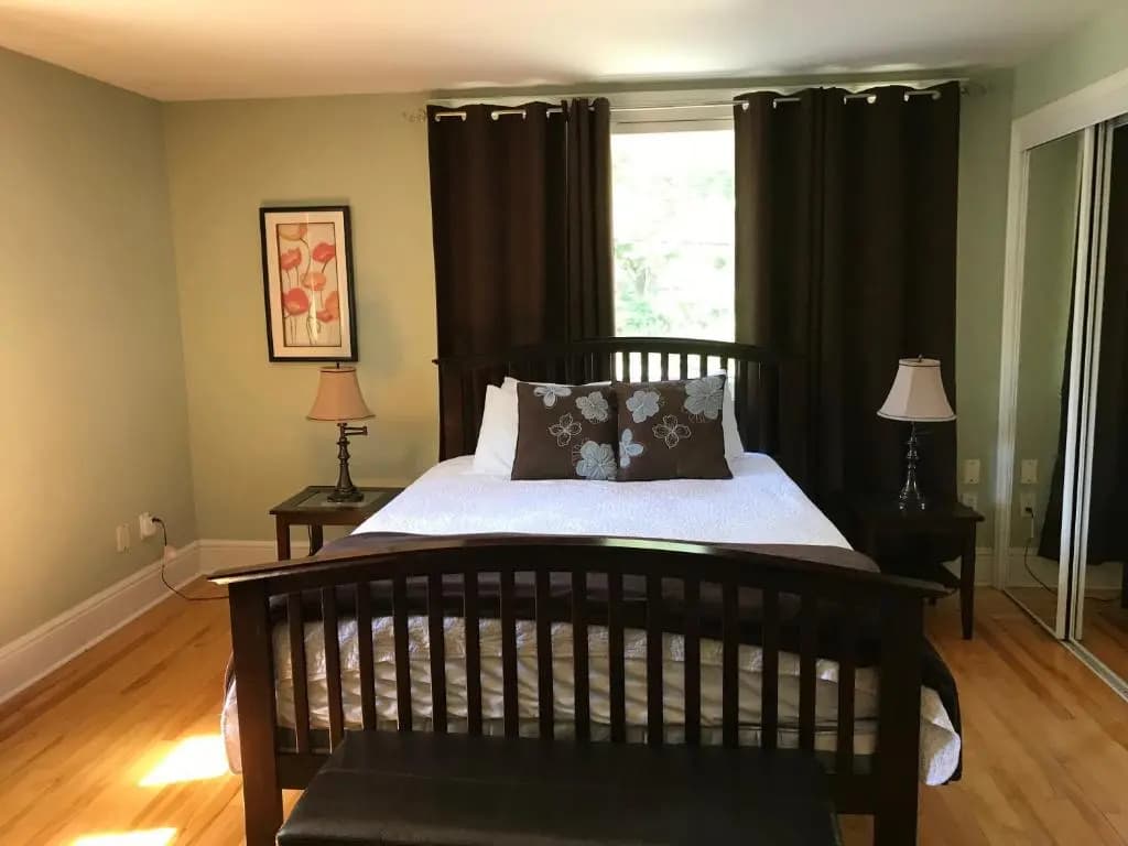 Leaside Suites & Executive Apartments