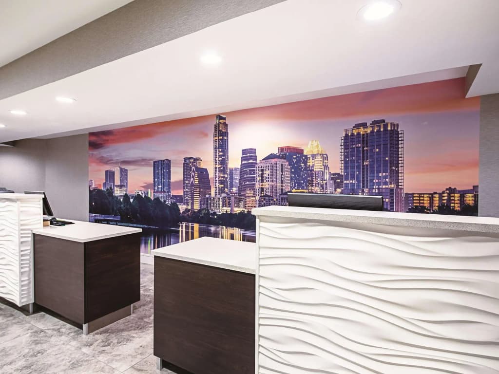 La Quinta Inn & Suites by Wyndham Austin Airport