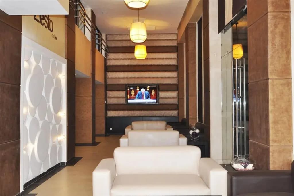 Photo 9