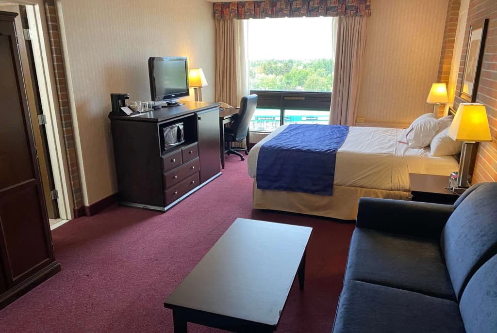 Ramada by Wyndham Lethbridge