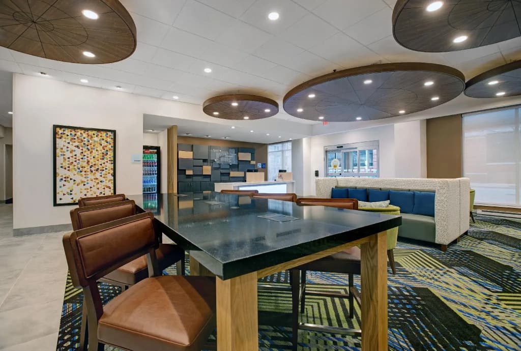 Holiday Inn Express Milwaukee Downtown By IHG