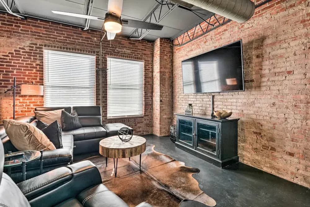 Sleek, Modern Loft in Downtown Springfield!