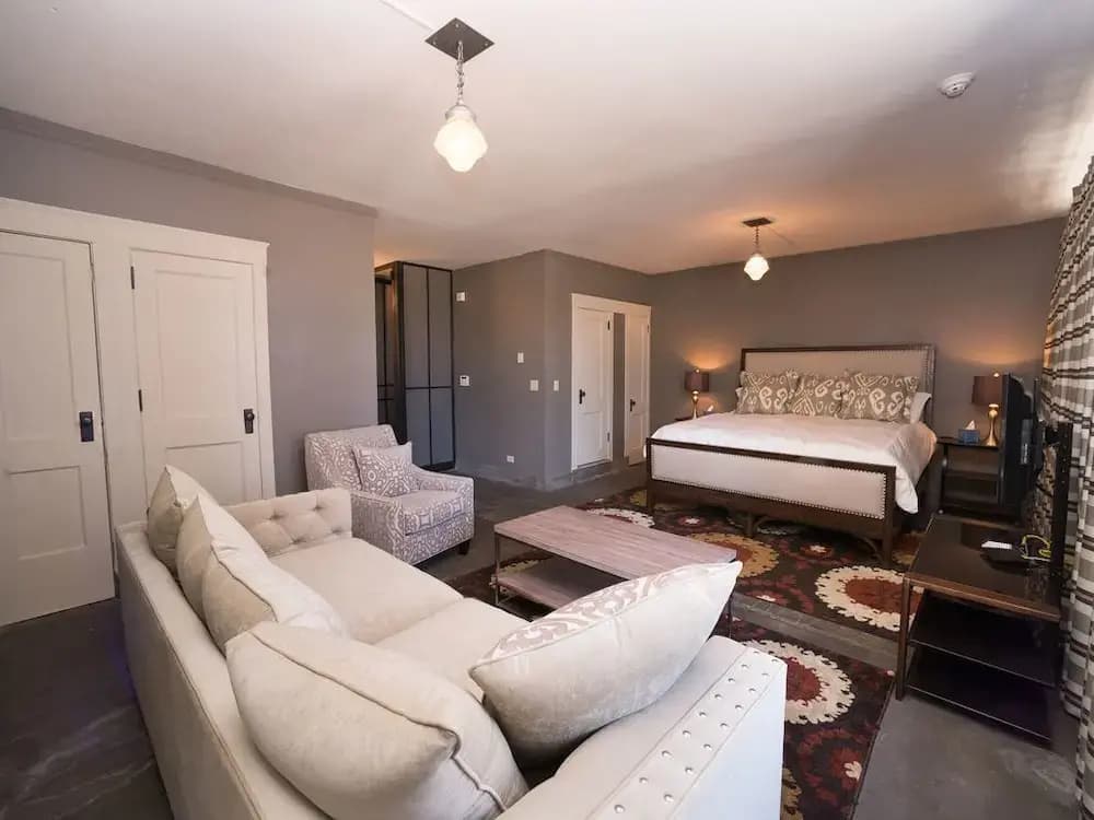 The Rieger Hotel