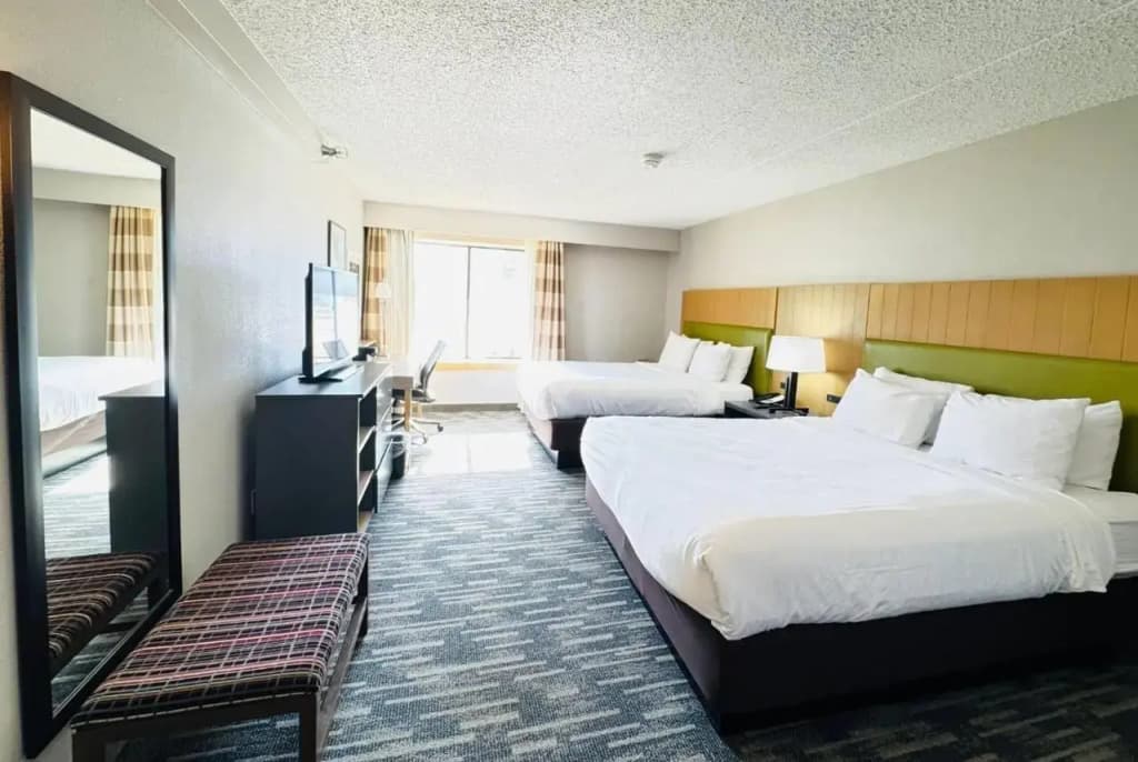 Wingate by Wyndham Lincoln Airport East I-80 