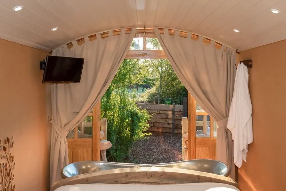 Ashwood Shepherd Hut