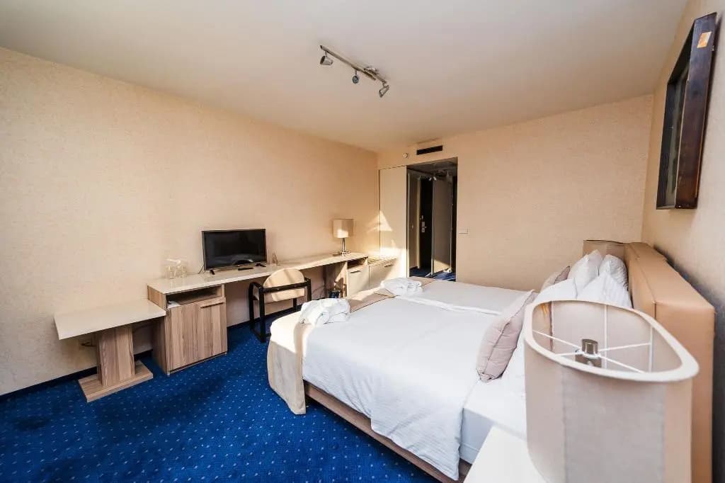 Hotel Holiday