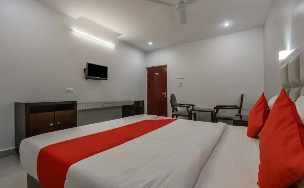 Super Townhouse Gajuwaka Near CMR Mall