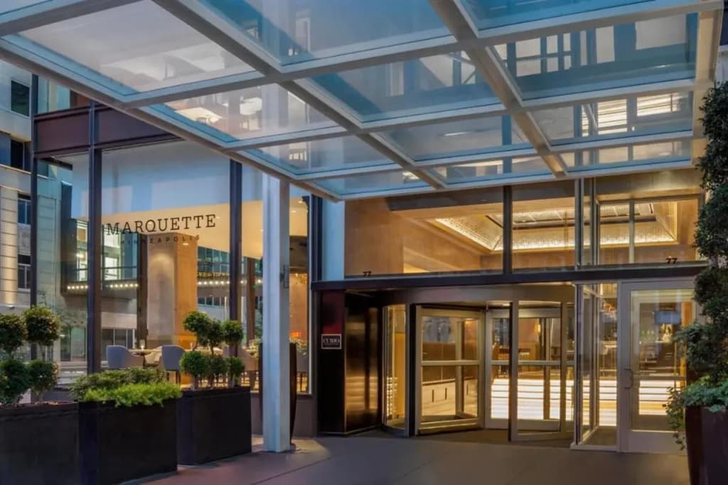 The Marquette Hotel, Curio Collection by Hilton