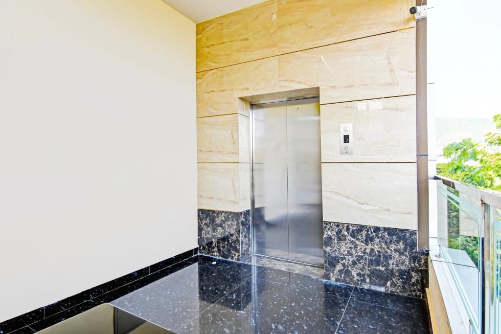 OYO Townhouse Dwarakanagar Near Gurudwara