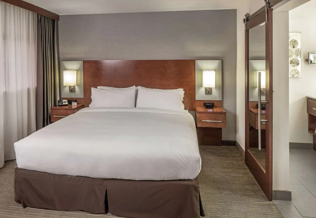 DoubleTree by Hilton Omaha Southwest
