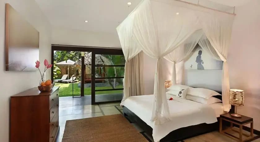 4bedroom spacious Villa Acacias